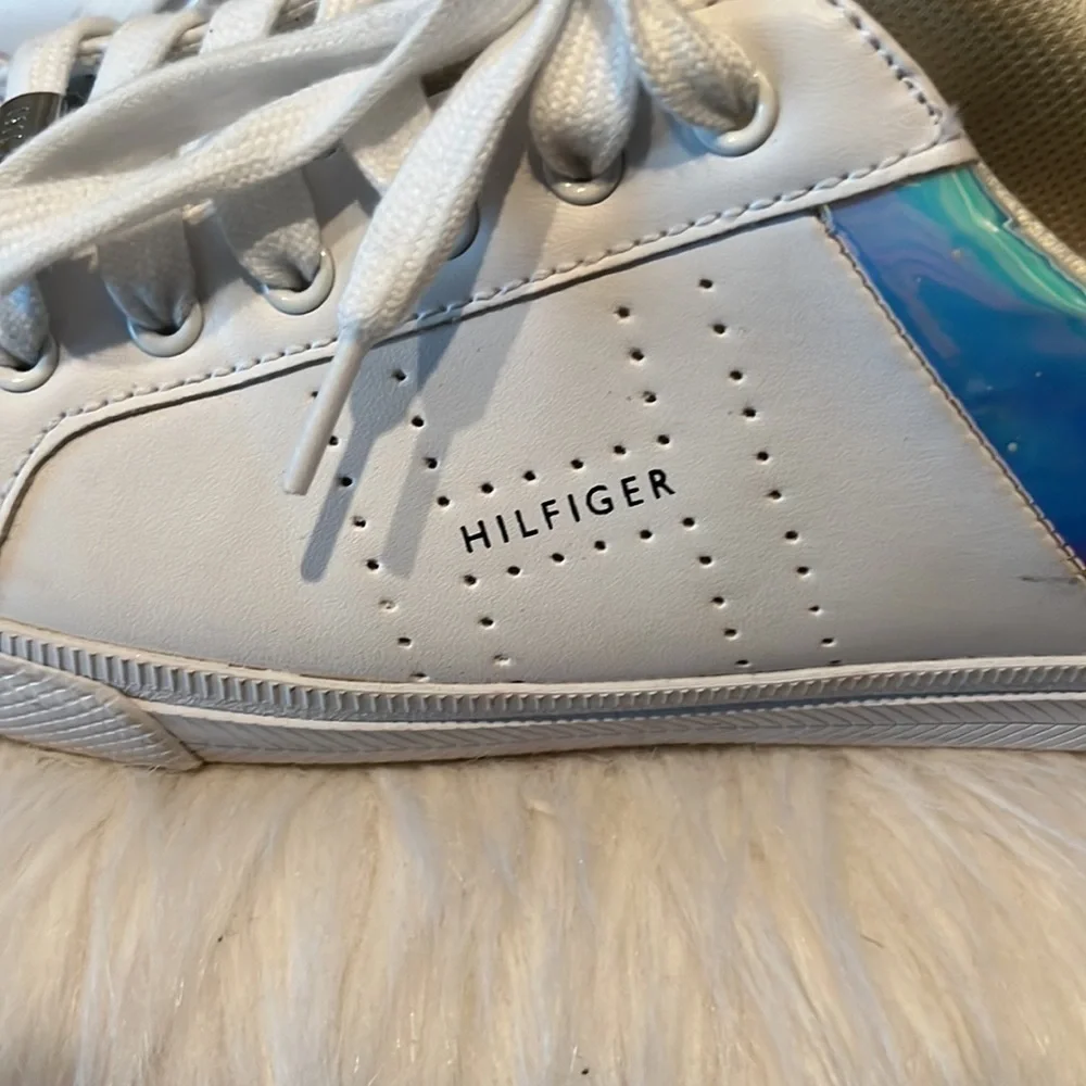 TOMMY Hilfiger white synthetic leather tie sneaker with iridescent panels size 9